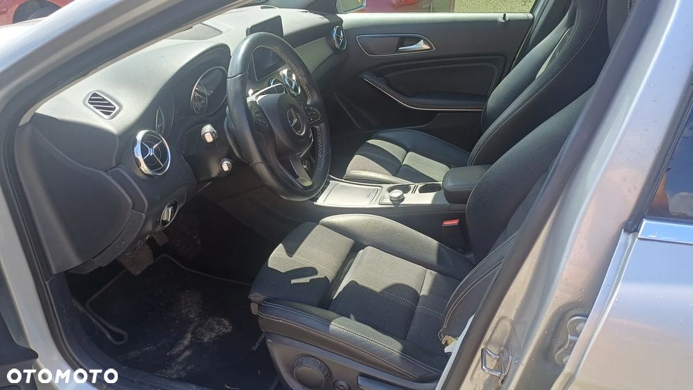 Mercedes-Benz GLA 220 d 4Matic 7G-DCT StreetStyle - 13