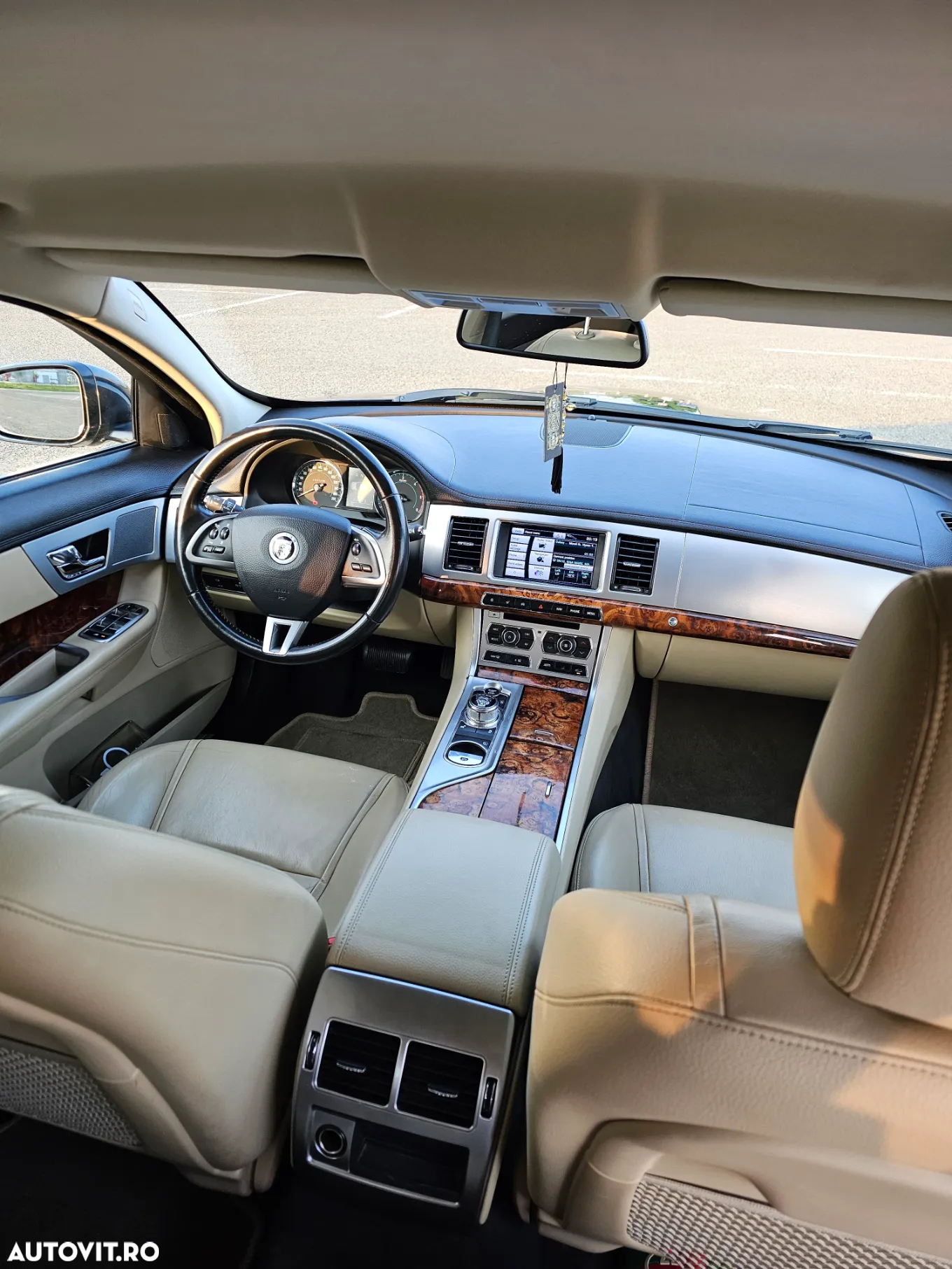 Jaguar XF 2.2 Diesel Sportbrake - 9