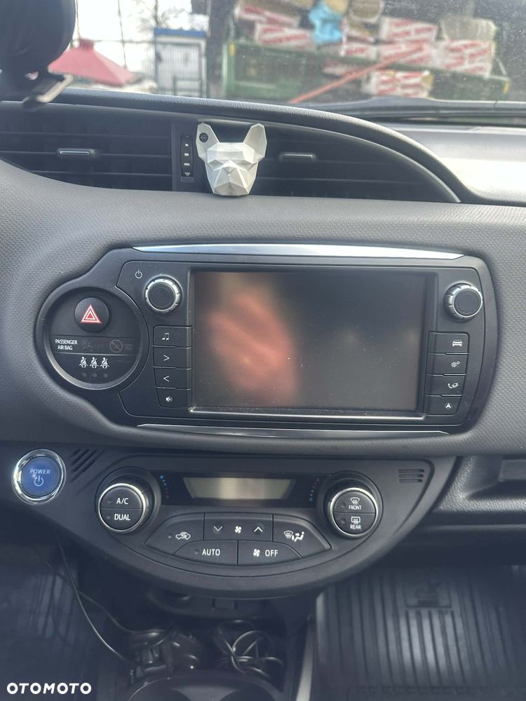 Toyota Yaris - 12