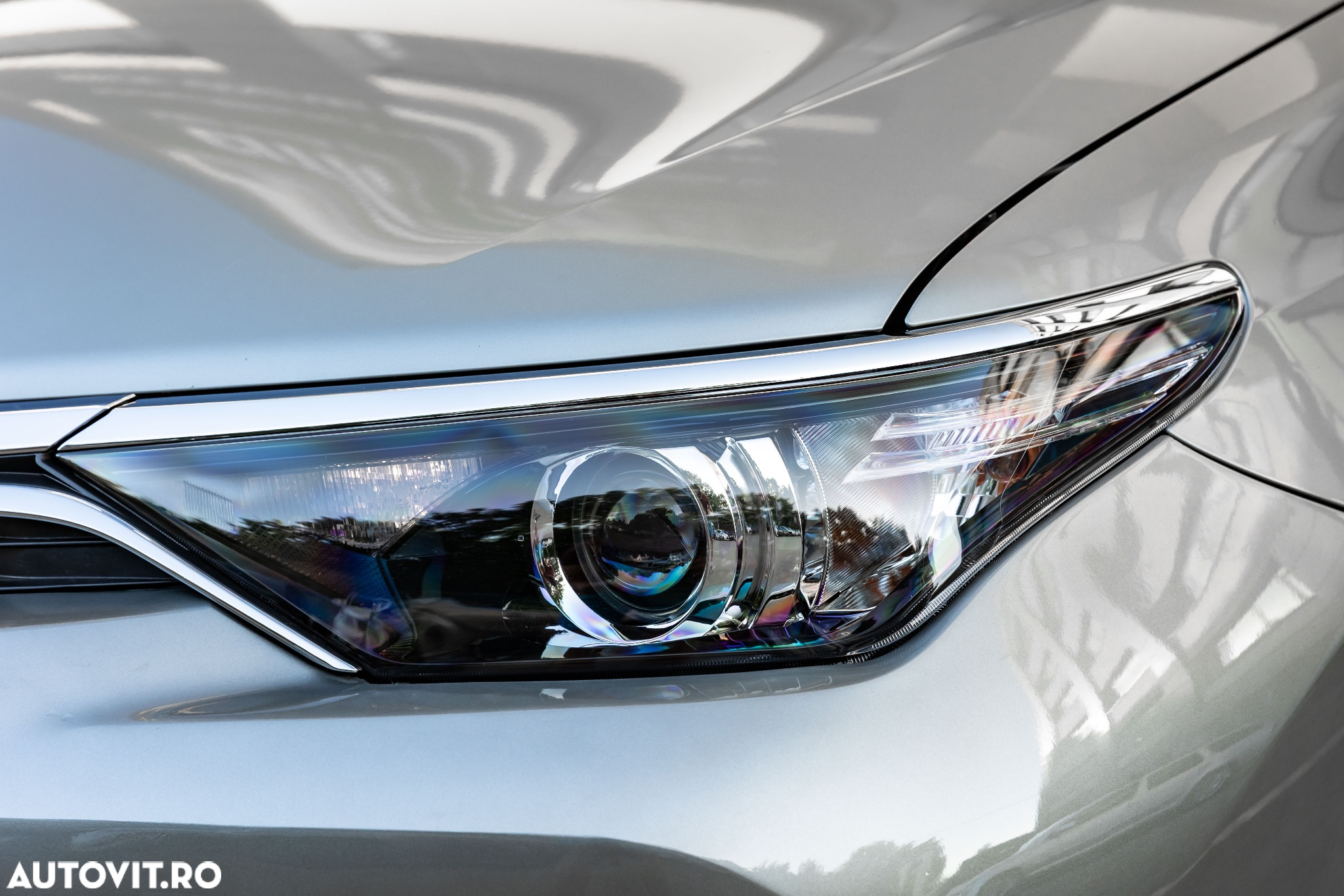 Toyota Auris 1.8 L VVT-i Hybrid Sol - 24