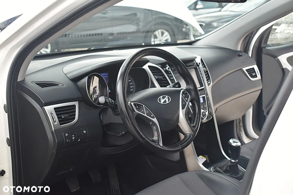 Hyundai i30 1.6 D Premium - 16
