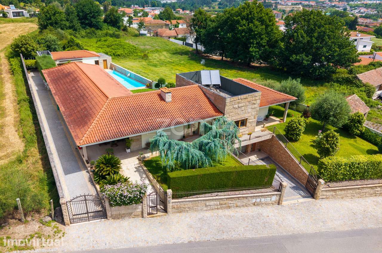 Moradia Térrea T3 + T1 com Piscina em Santa Eulália – Vizela - Grande imagem: 2/53