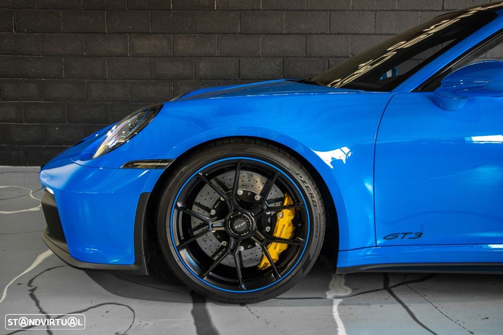 Porsche 911 (992) - 32
