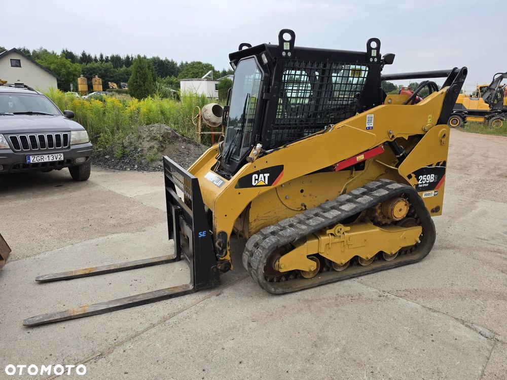 Caterpillar 259B3, 249, 247, 259 - 1