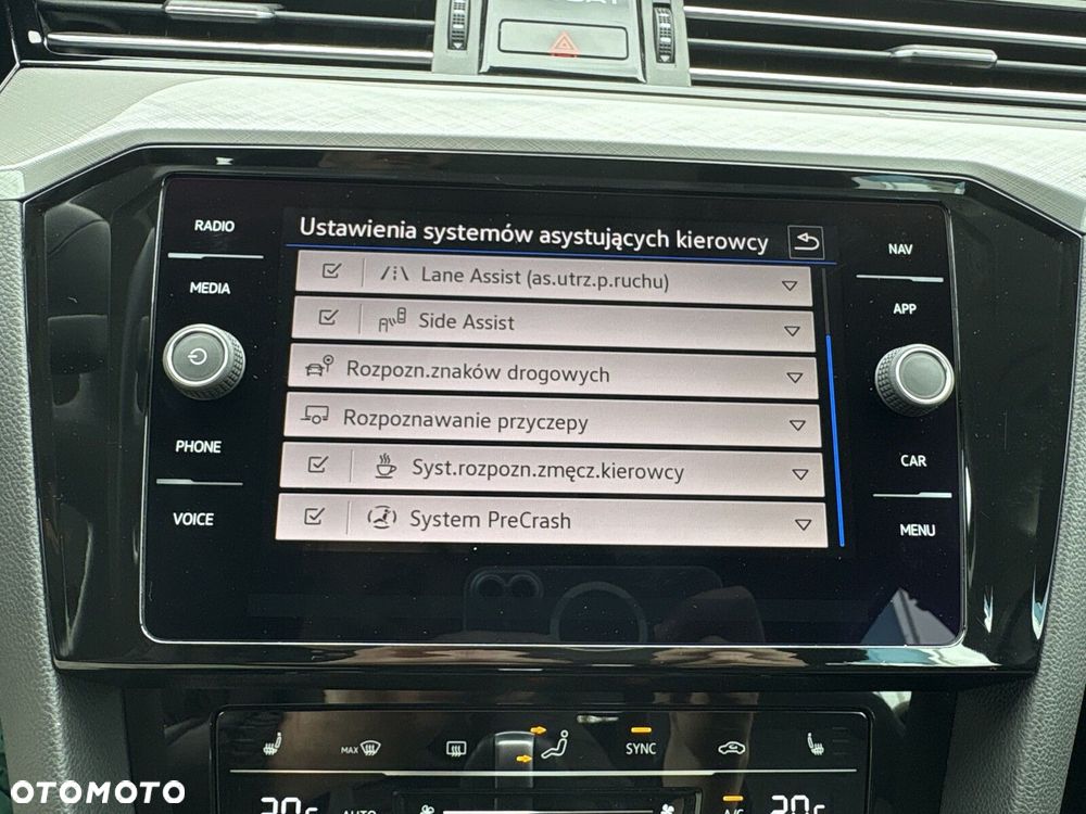 Volkswagen Passat - 21