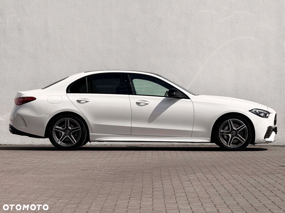 Mercedes-Benz Klasa C 300 9G-TRONIC AMG Line - 3