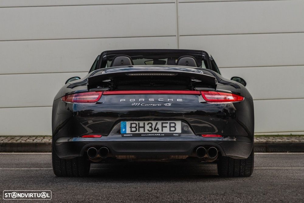 Porsche 911 (991) Carrera 4 Cabriolet PDK Black Edition - 39