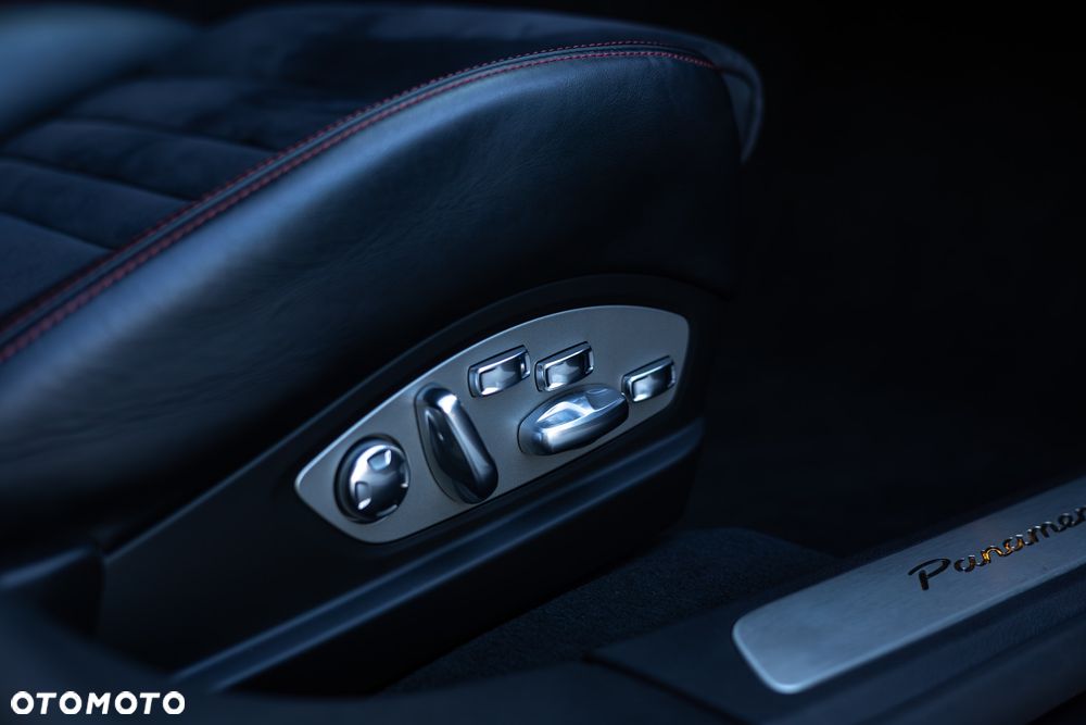 Porsche Panamera GTS PDK - 15
