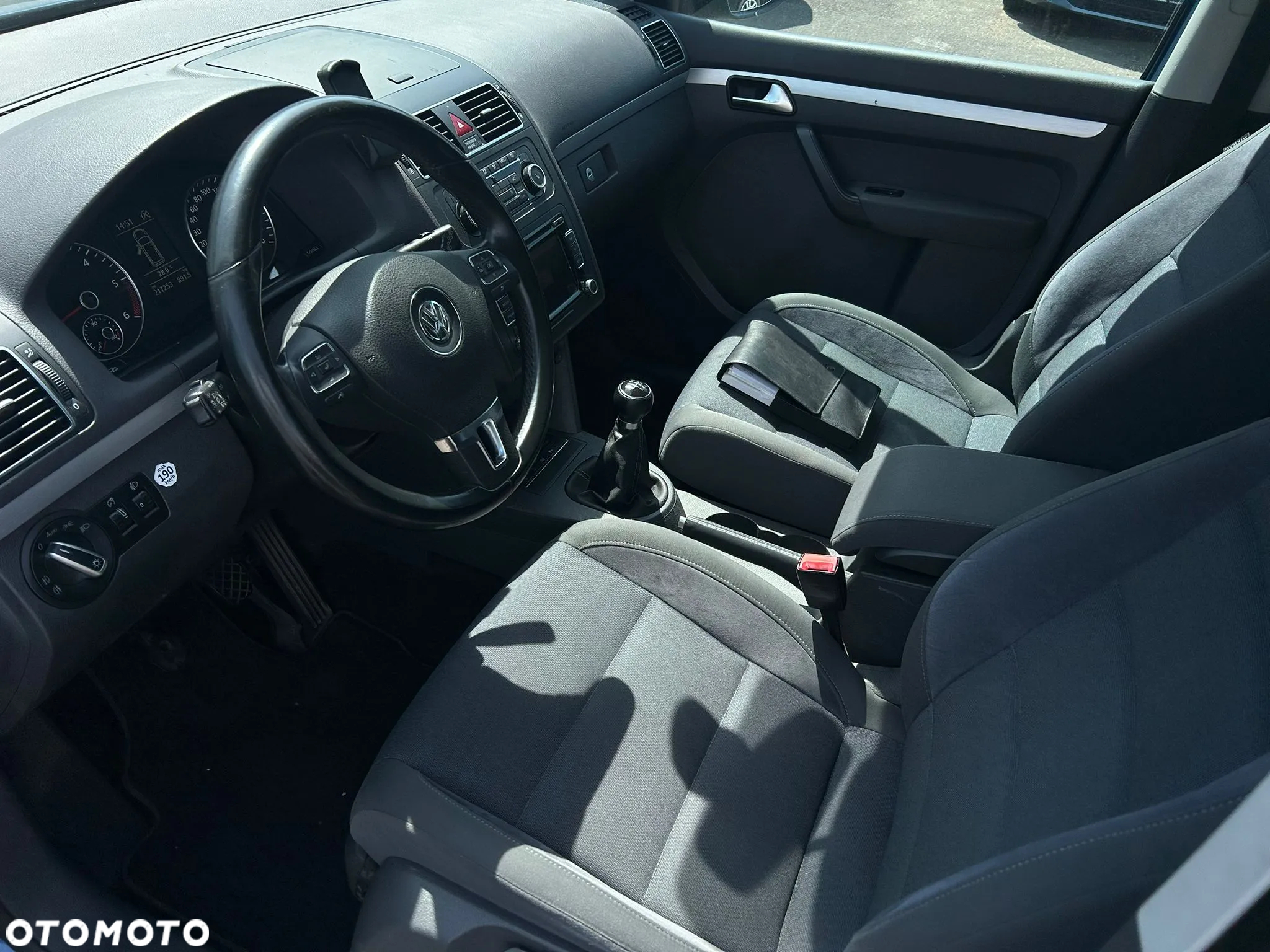 Volkswagen Touran 1.6 TDI DPF Comfortline - 5