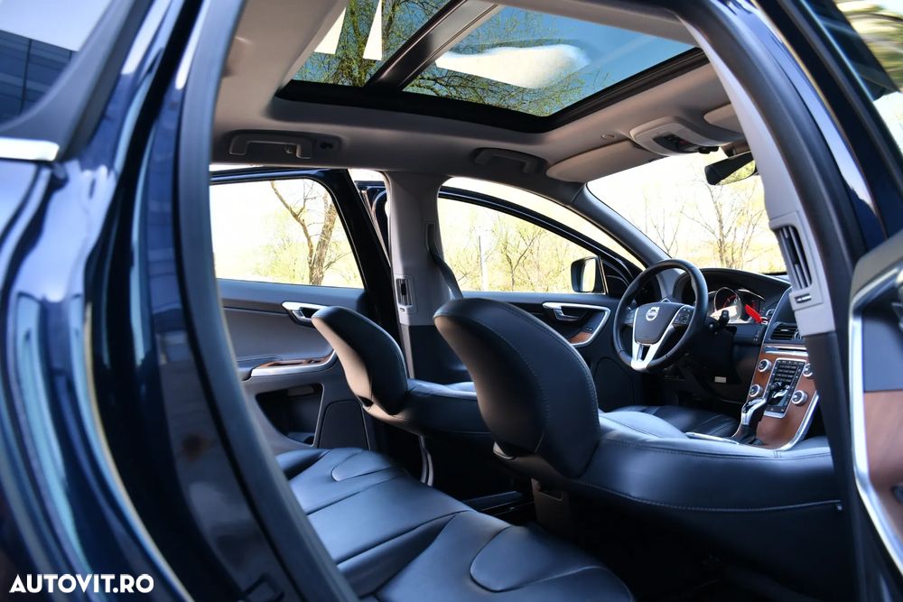 Volvo XC 60 D5 AWD Geartronic Summum - 25