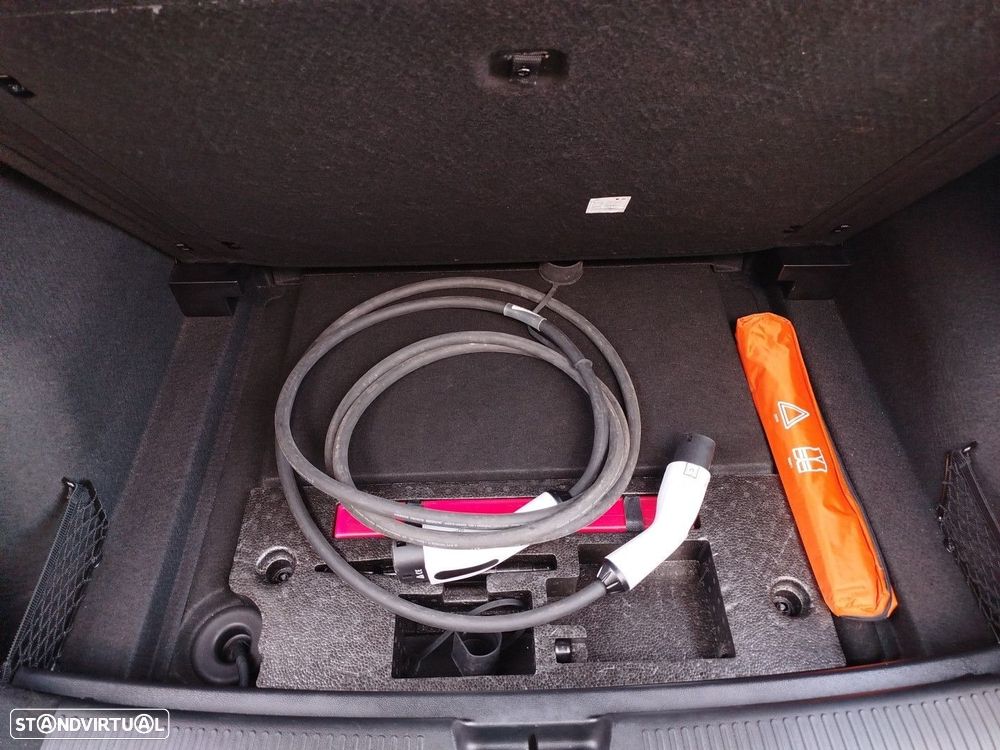 MG MG4 64 kWh Luxury - 16