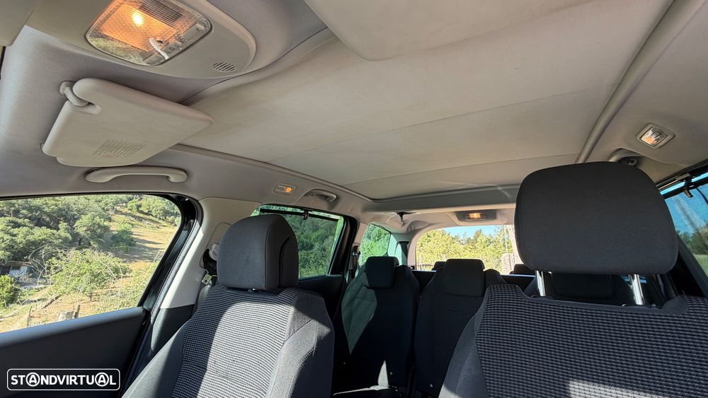 Peugeot 5008 1.6 HDi 7L Allure J17 - 23