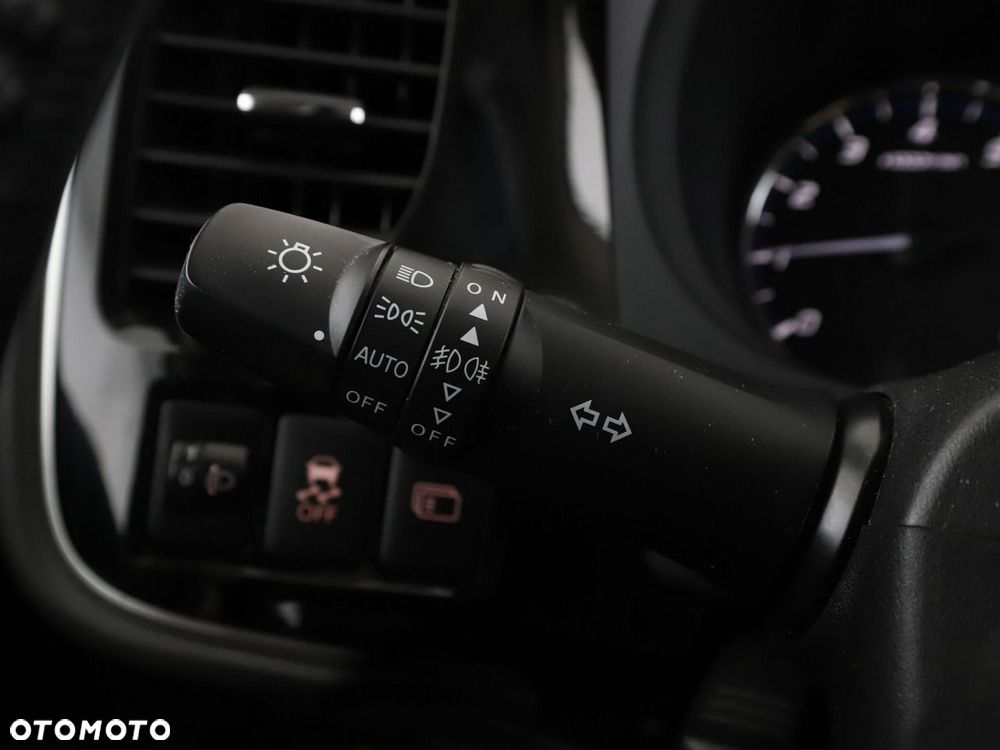 Mitsubishi Outlander 2.0 2WD SUV-Star - 31