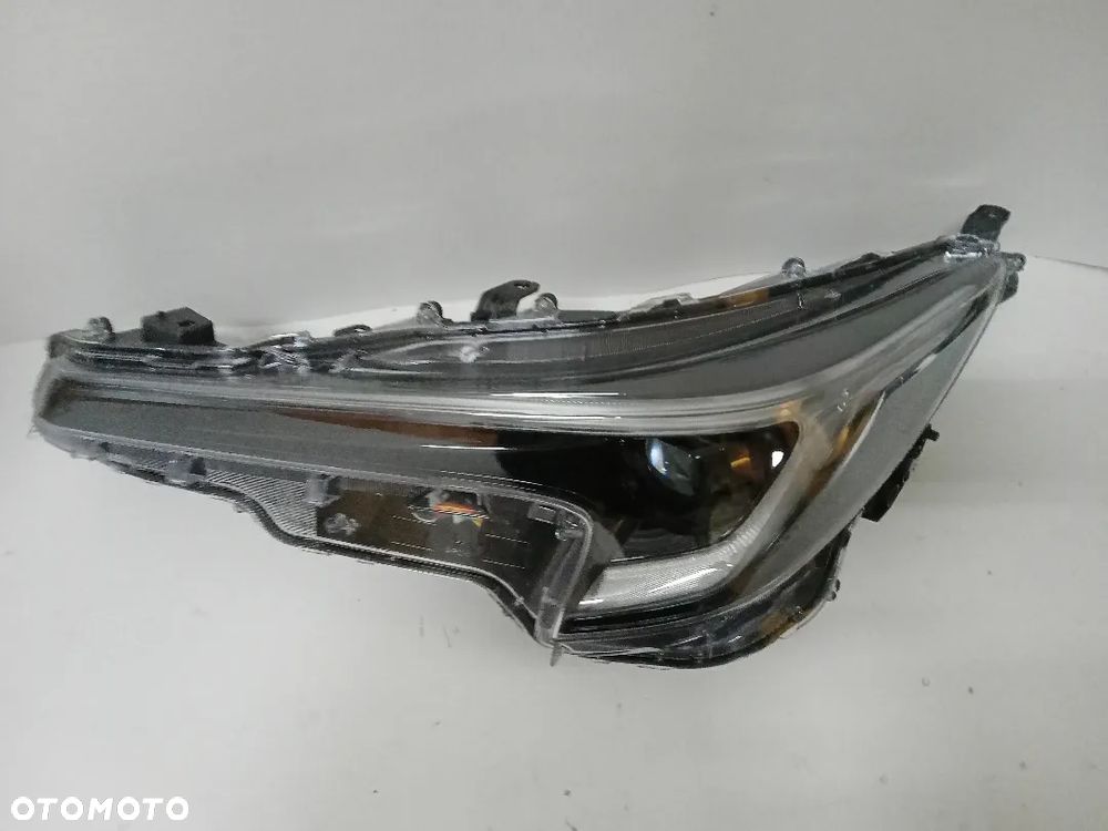 TOYOTA COROLLA E21 LIFT 22- LAMPA LAMPY PRZEDNIE PRZÓD - 10