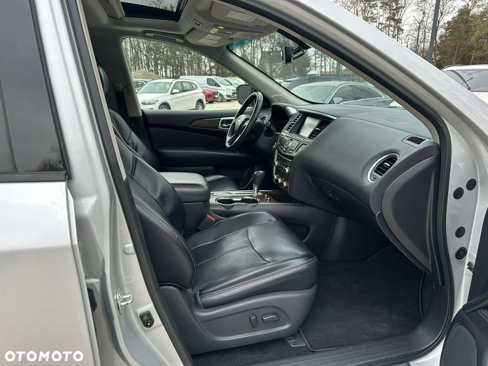 Nissan Pathfinder - 23