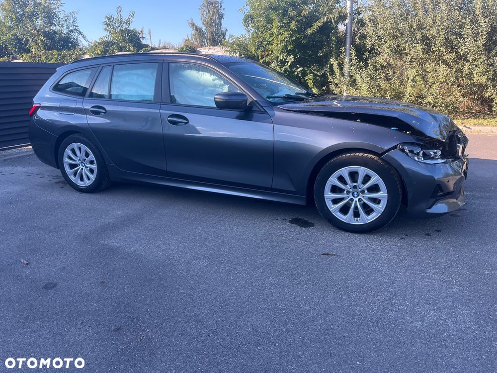 BMW Seria 3 318d Touring Sport Line - 13