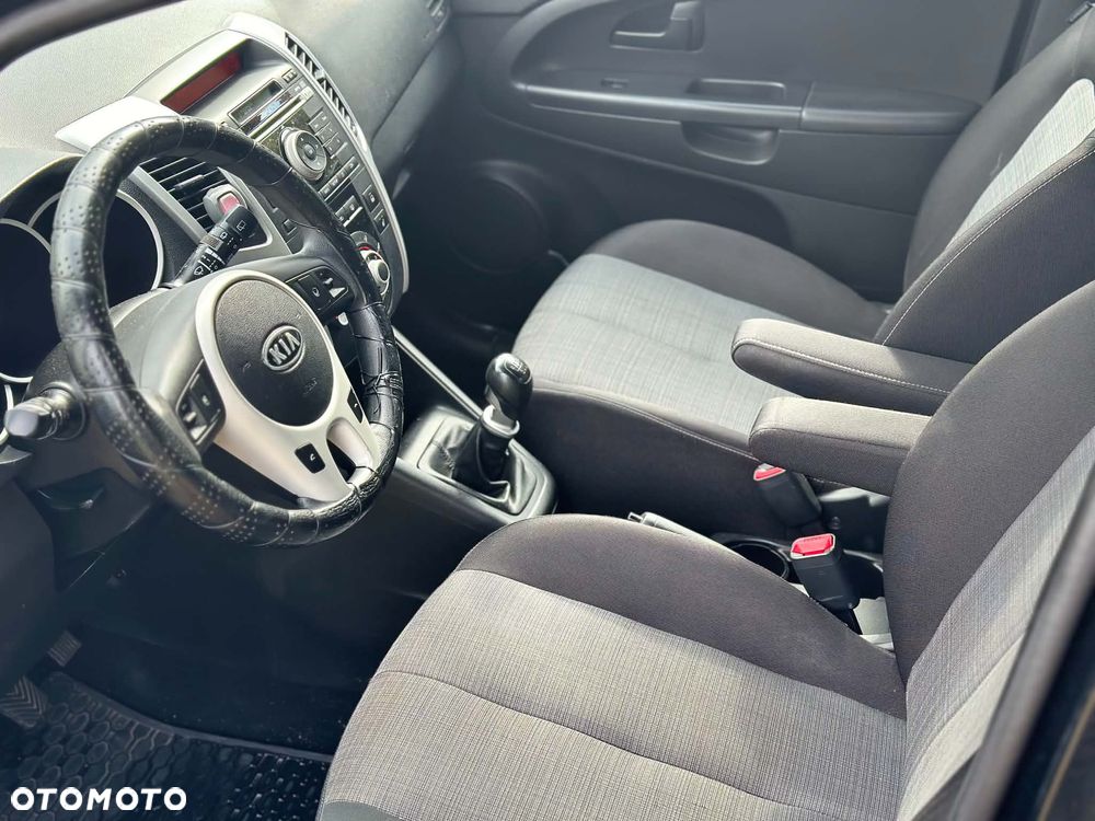 Kia Venga - 6