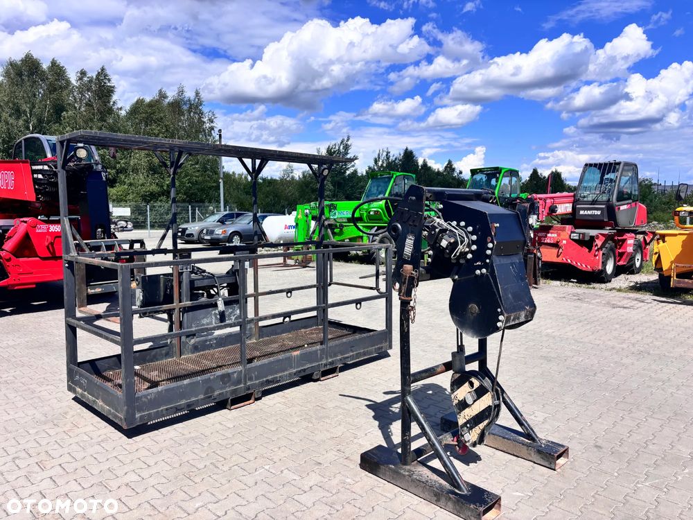 Manitou MRT 3050  kosz + wciągarka + sterowanie radiowe - 15