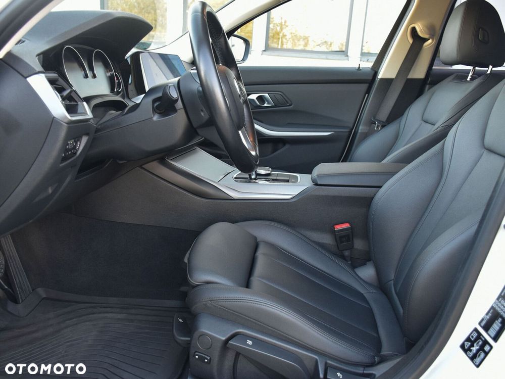 BMW Seria 3 320d xDrive Advantage sport - 20
