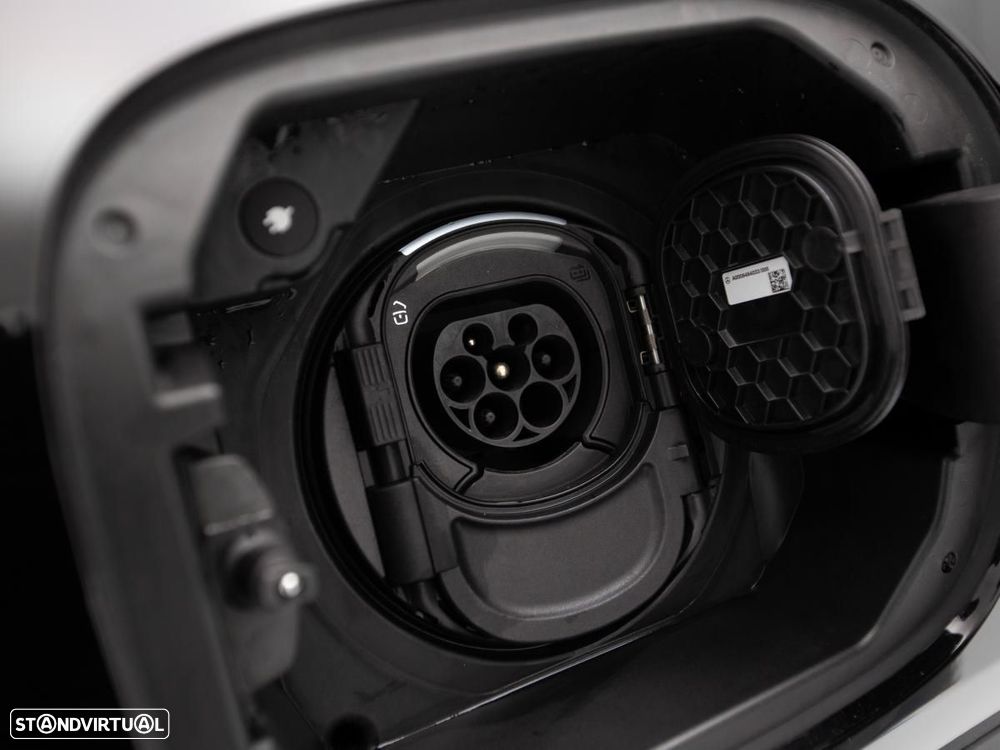 Mercedes-Benz GLA 250 e 8G-DCT AMG Line - 13