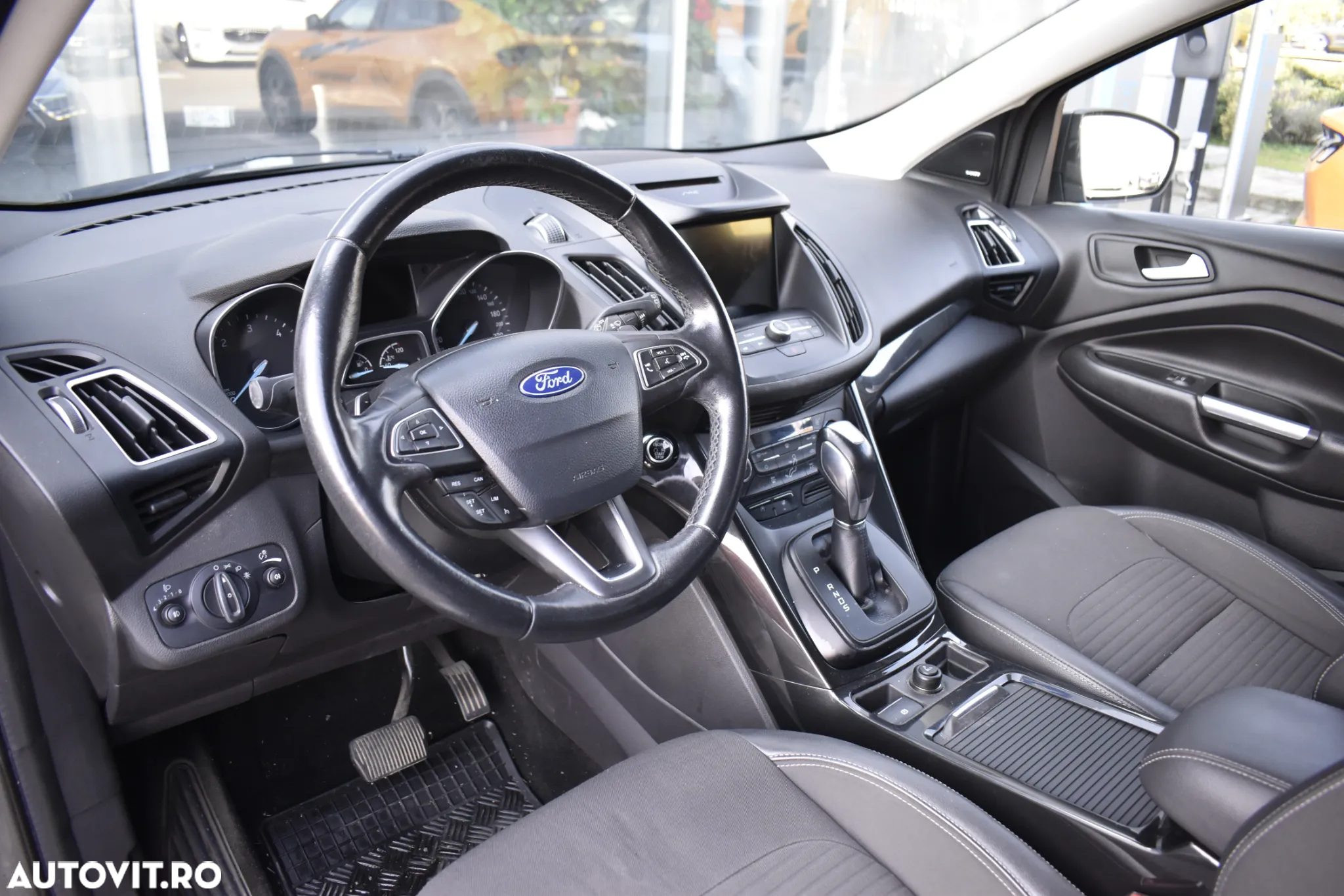 Ford Kuga 2.0 TDCi 4WD Powershift Titanium - 20