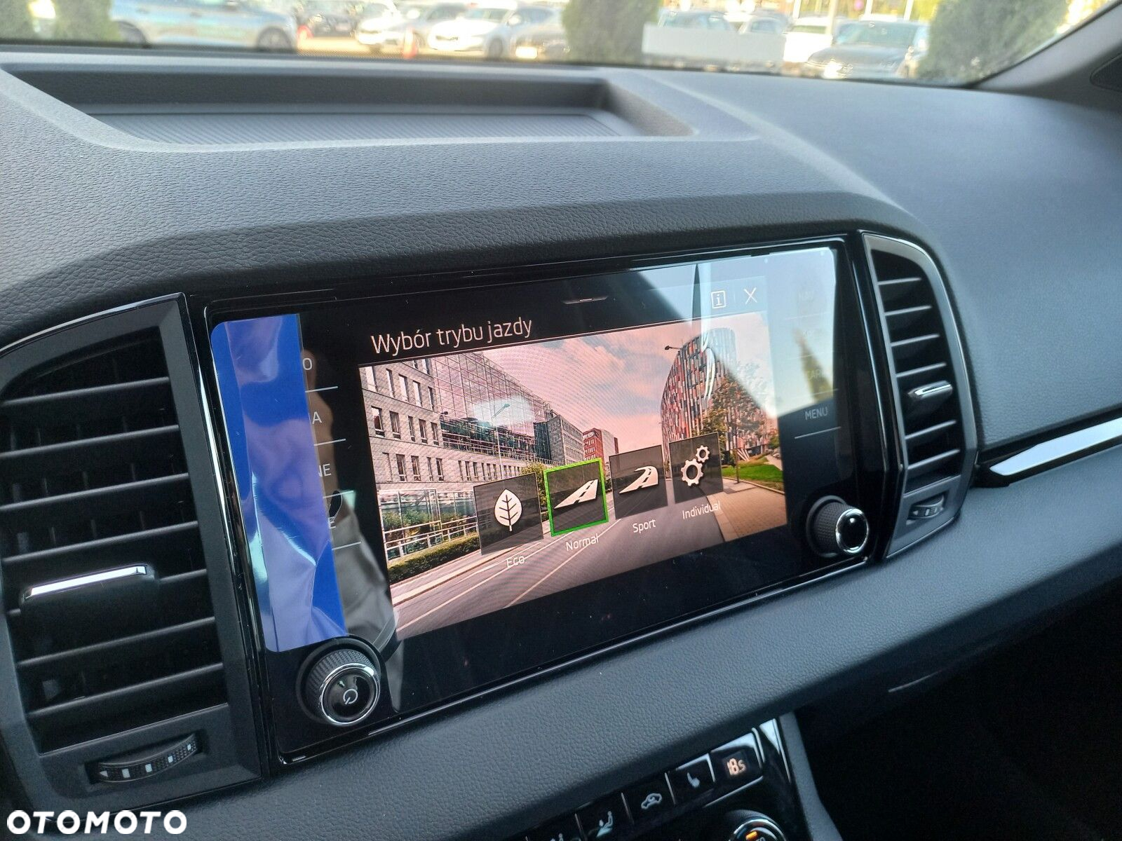 Skoda Karoq 1.5 TSI ACT Sportline DSG - 18