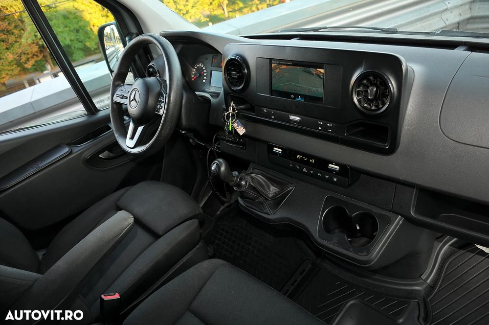 Mercedes-Benz Sprinter - 4