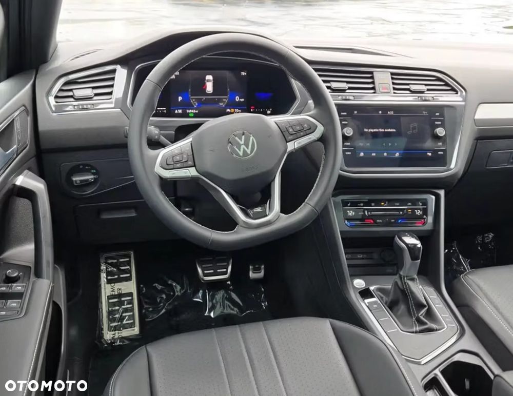 Volkswagen Tiguan - 12