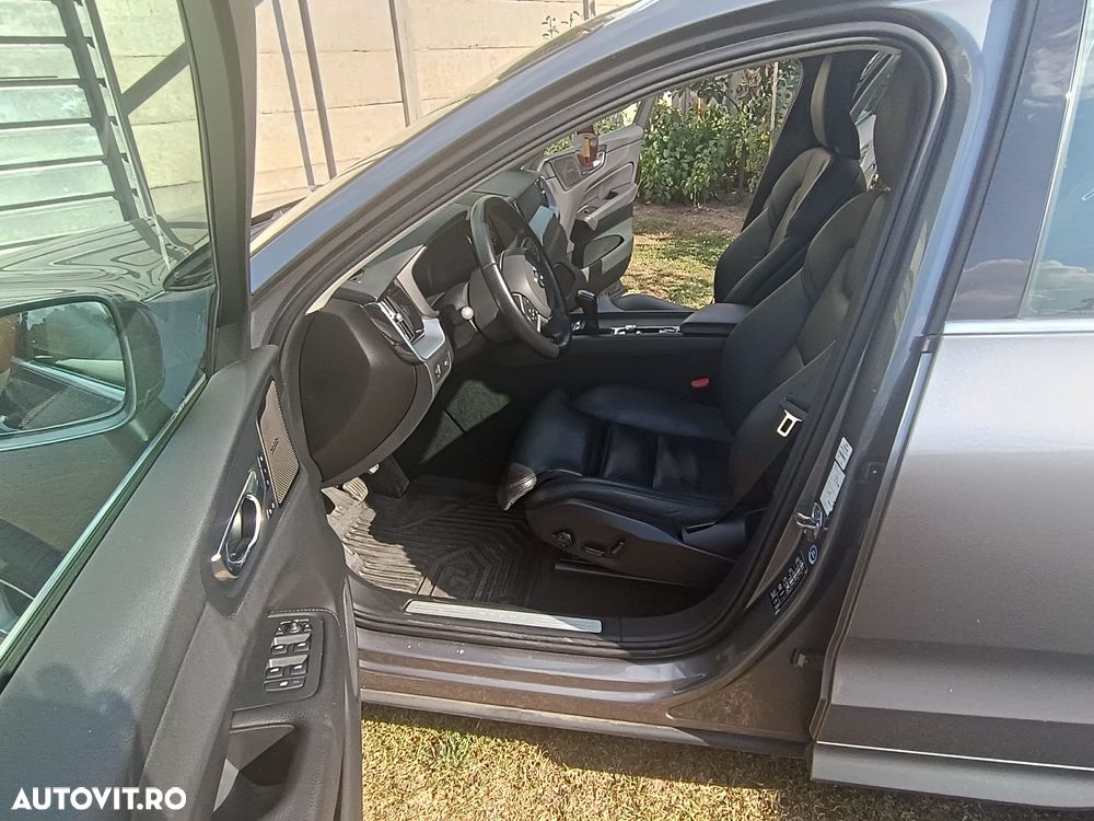 Volvo XC 60 D4 Momentum Pro - 7