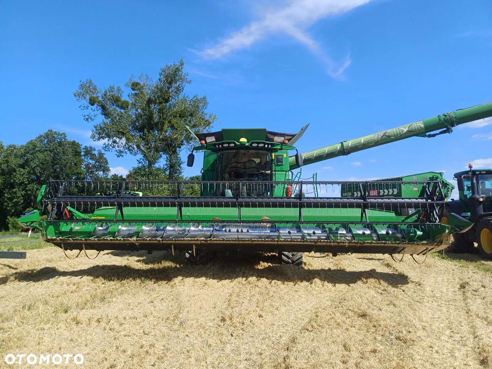 John Deere S790 - 7