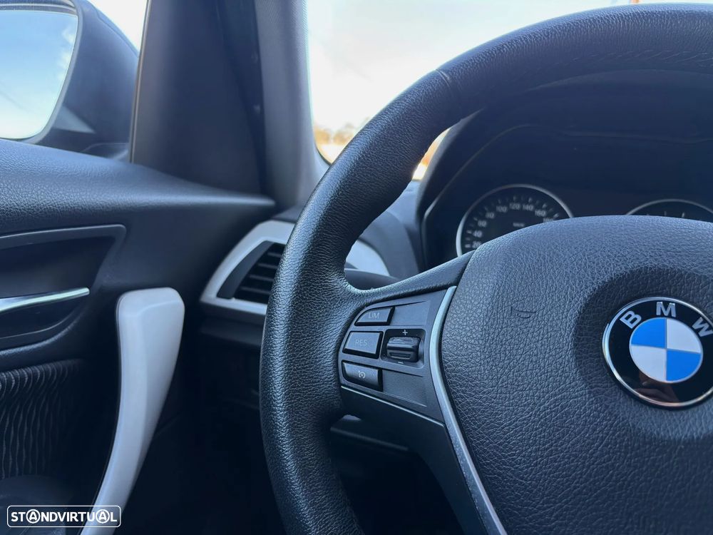 BMW 116 d Line Urban Auto - 28