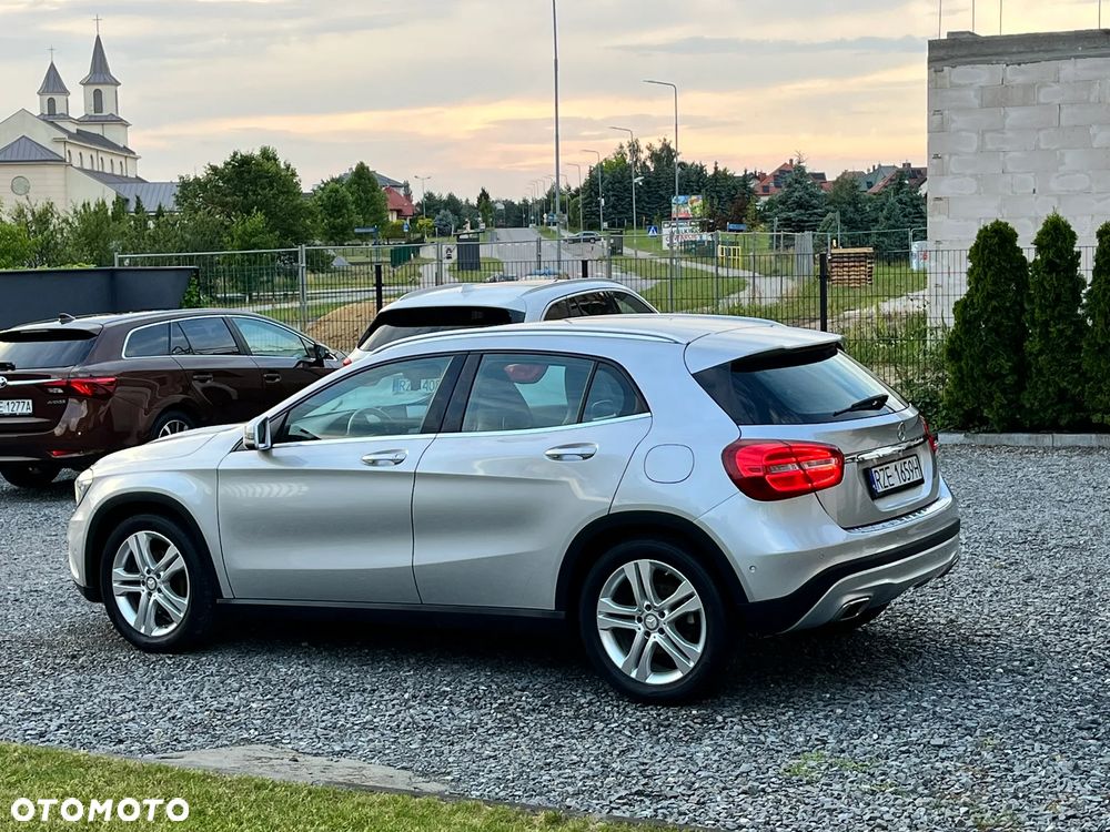 Mercedes-Benz GLA 180 - 29