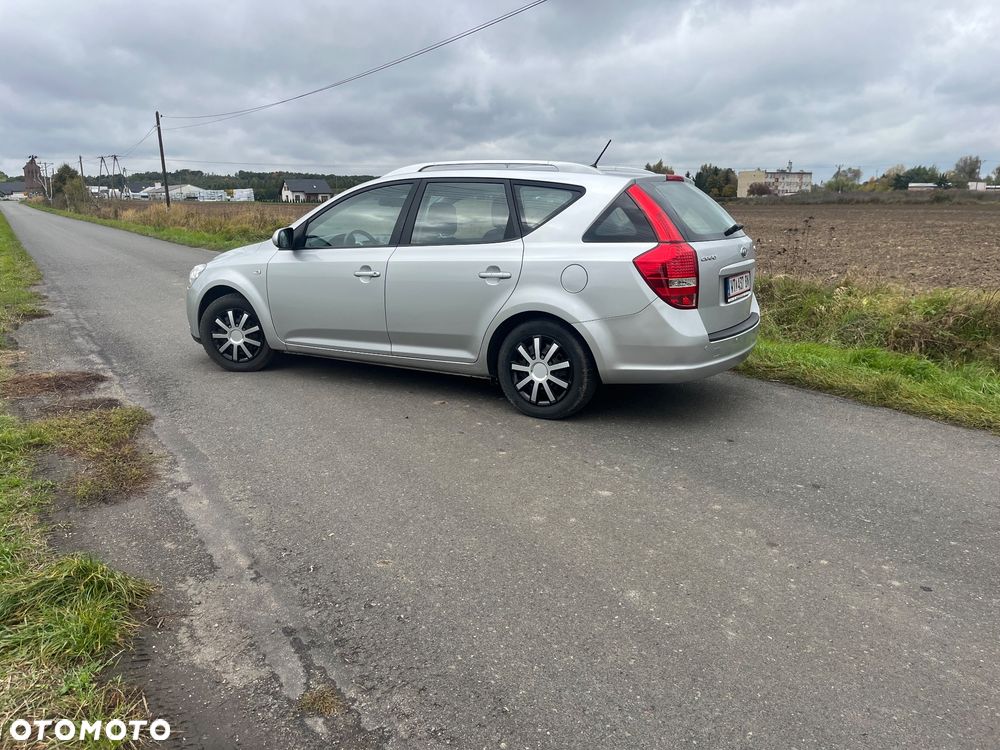 Kia Ceed - 15