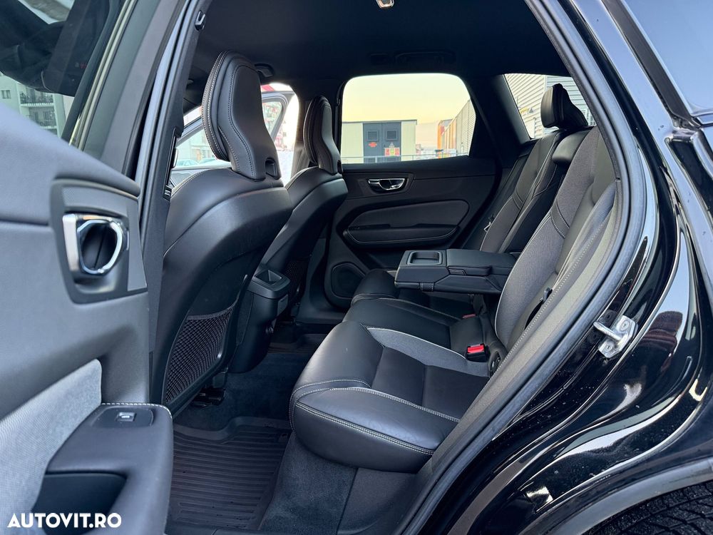 Volvo XC 60 B5 MHEV AWD R-Design - 7