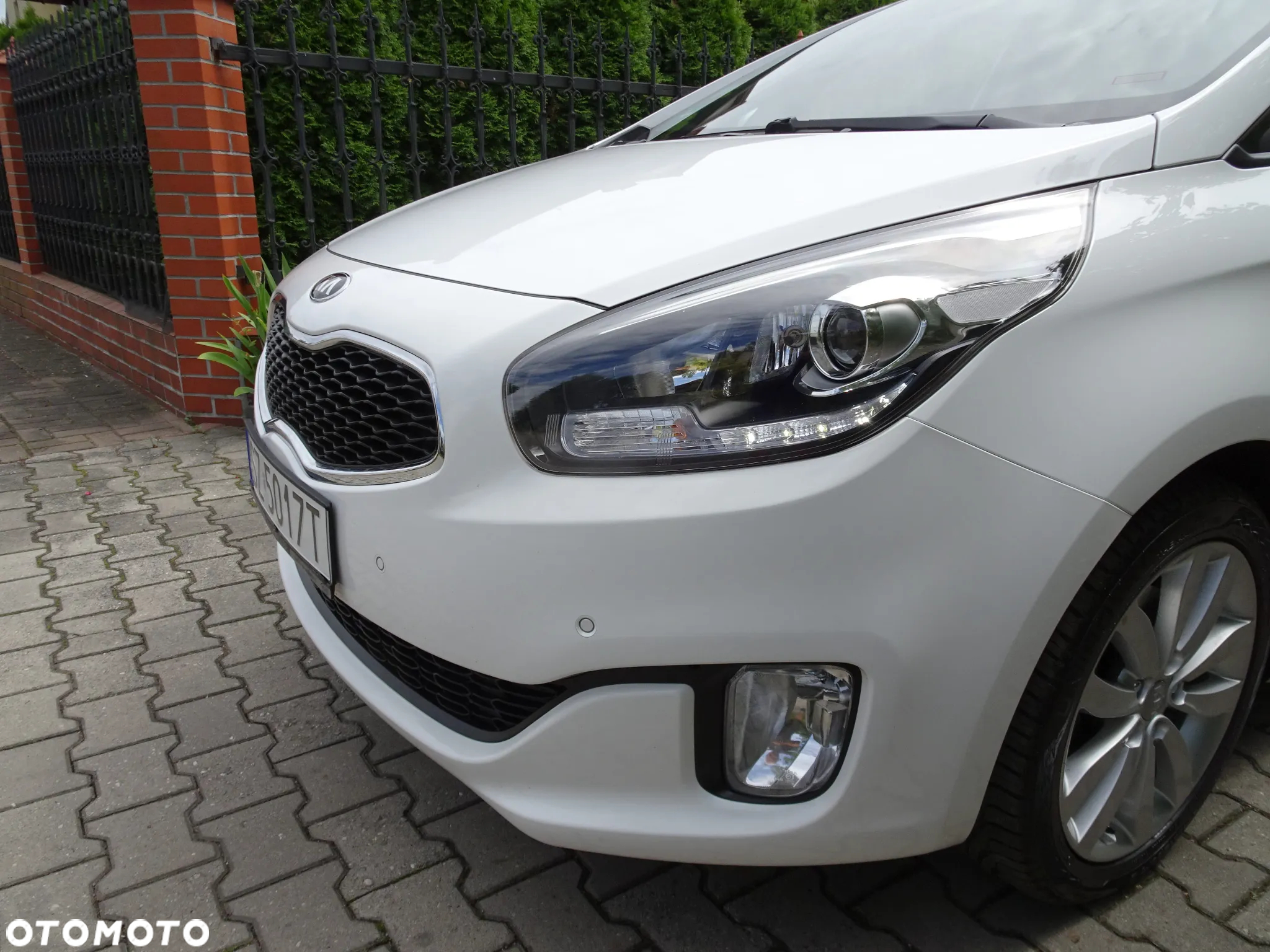 Kia Carens - 17