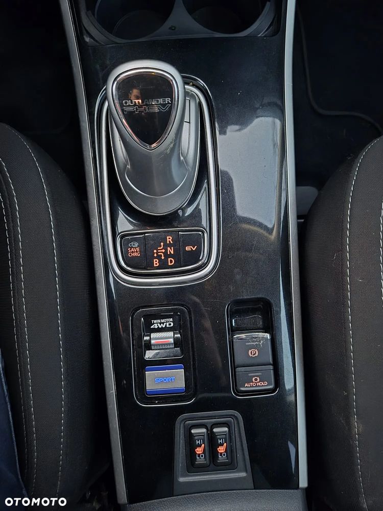 Mitsubishi Outlander - 20