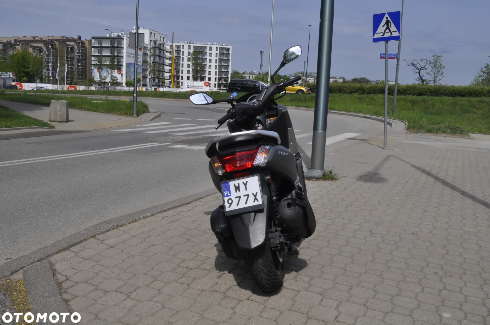 Yamaha NMAX - 4