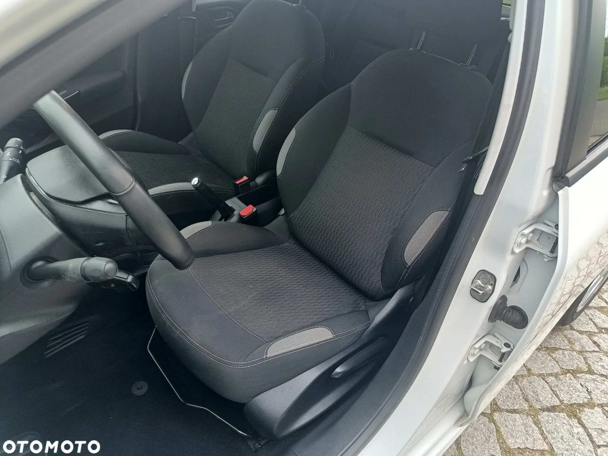 Peugeot 208 e-HDi 92 Stop&Start Style - 12