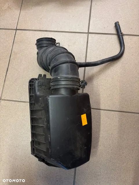 OBUDOWA FILTRA POWIETRZA KIA VENGA 28111-1P100