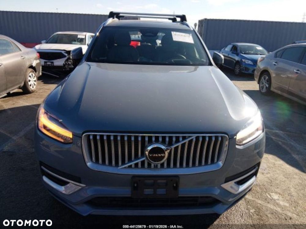 Volvo XC 90 - 7