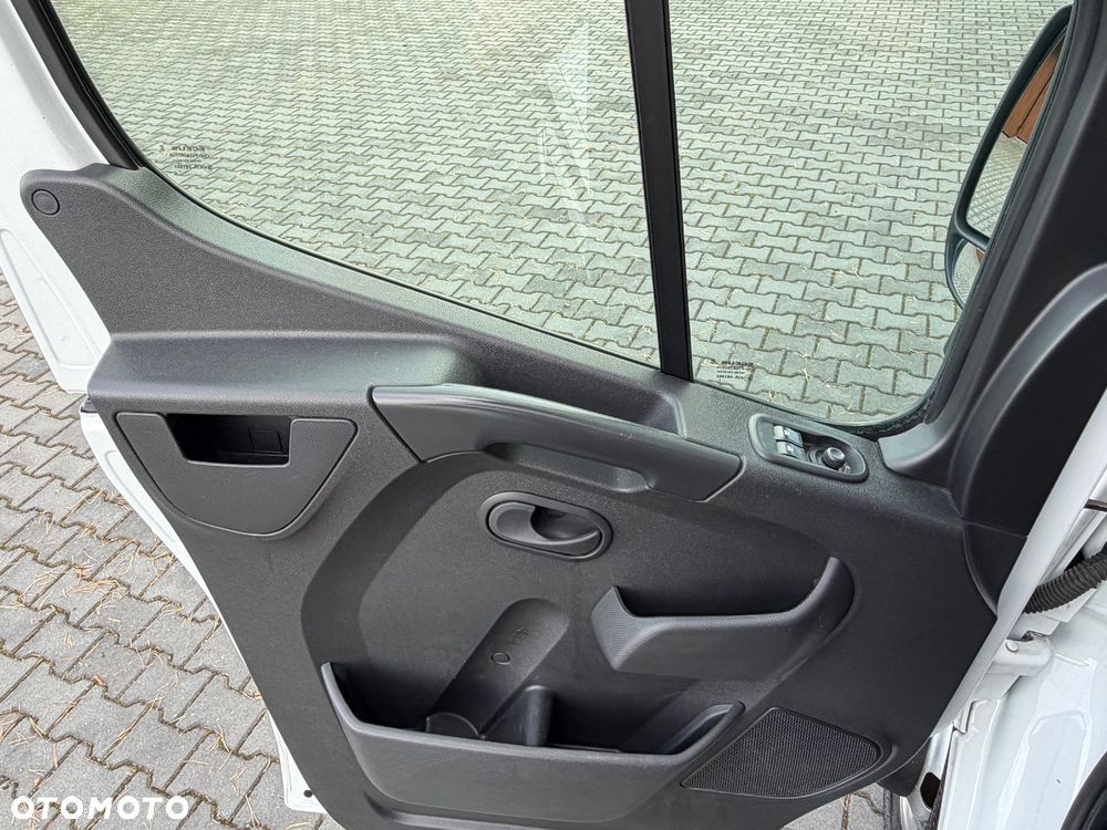 Renault Master III - 21