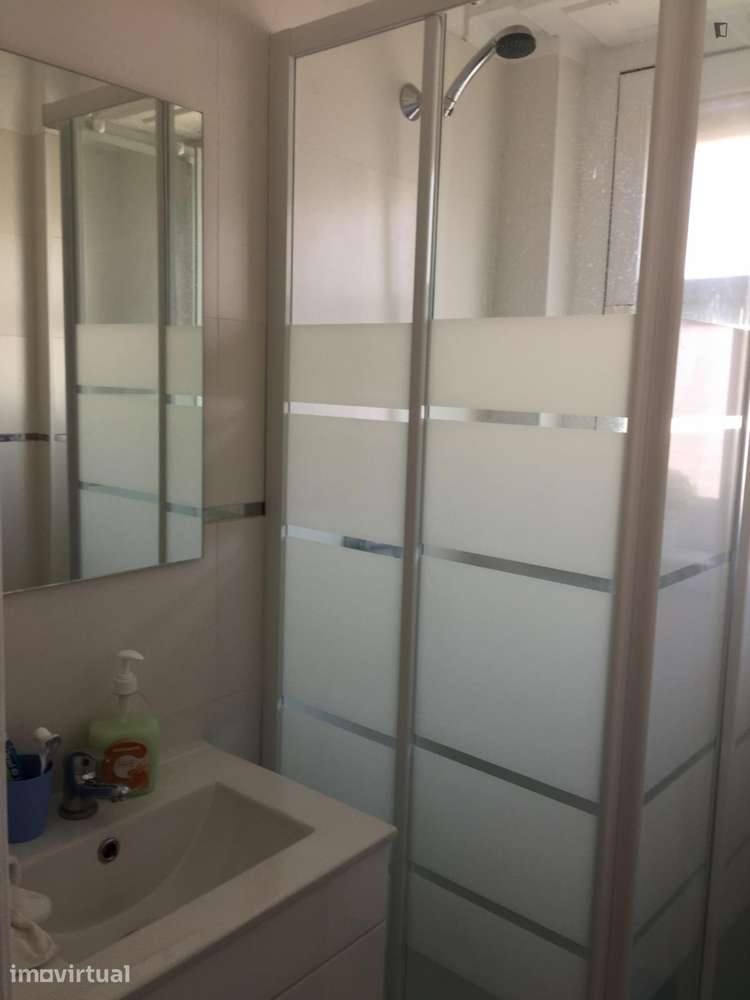 Quarto - localizado em Ajuda Lisbon - Grande imagem: 2/10