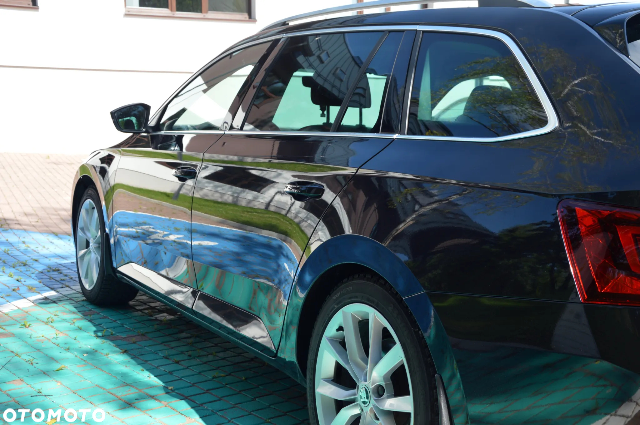 Skoda Superb 2.0 TDI Ambition DSG - 32