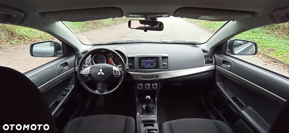 Mitsubishi Lancer - 10