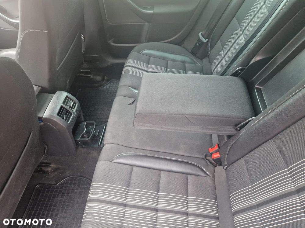 Volkswagen Golf 1.6 TDI DPF MATCH - 12