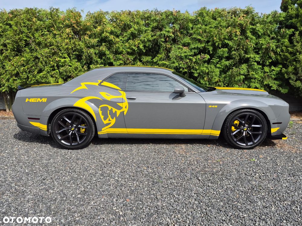 Dodge Challenger - 9