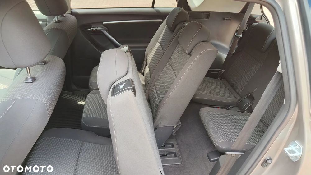 Toyota Verso 1.6 D-4D Active 7os - 15