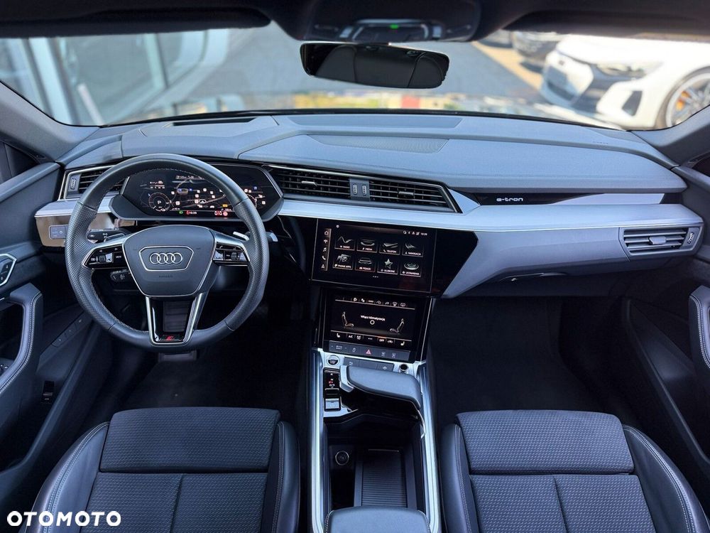 Audi e-tron Sportback - 15