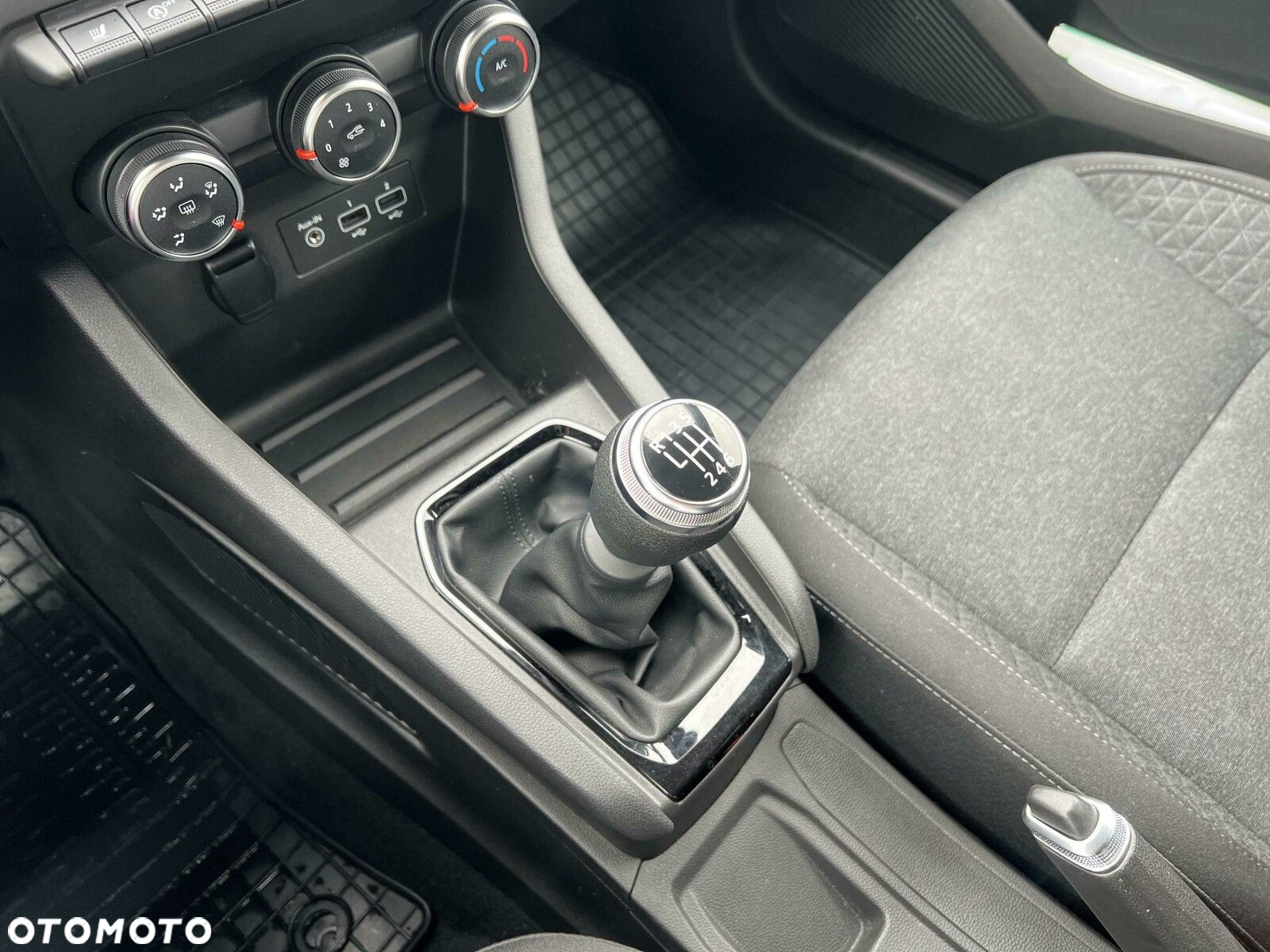 Renault Clio - 14