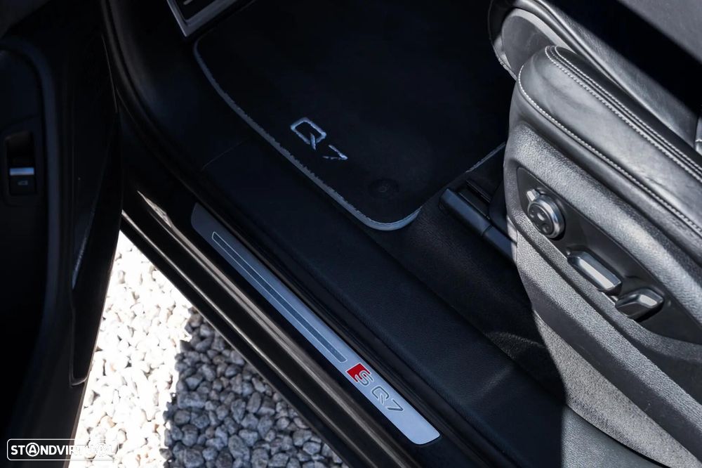 Audi SQ7 4.0 TDI V8 quattro Tiptronic 7L — fotografia 33